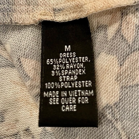 BY & BY, GREY & PEACH FLORAL, MINI DRESS. LONG SLEEVE, FLARE SKIRT. SIZE M - Picture 6 of 6